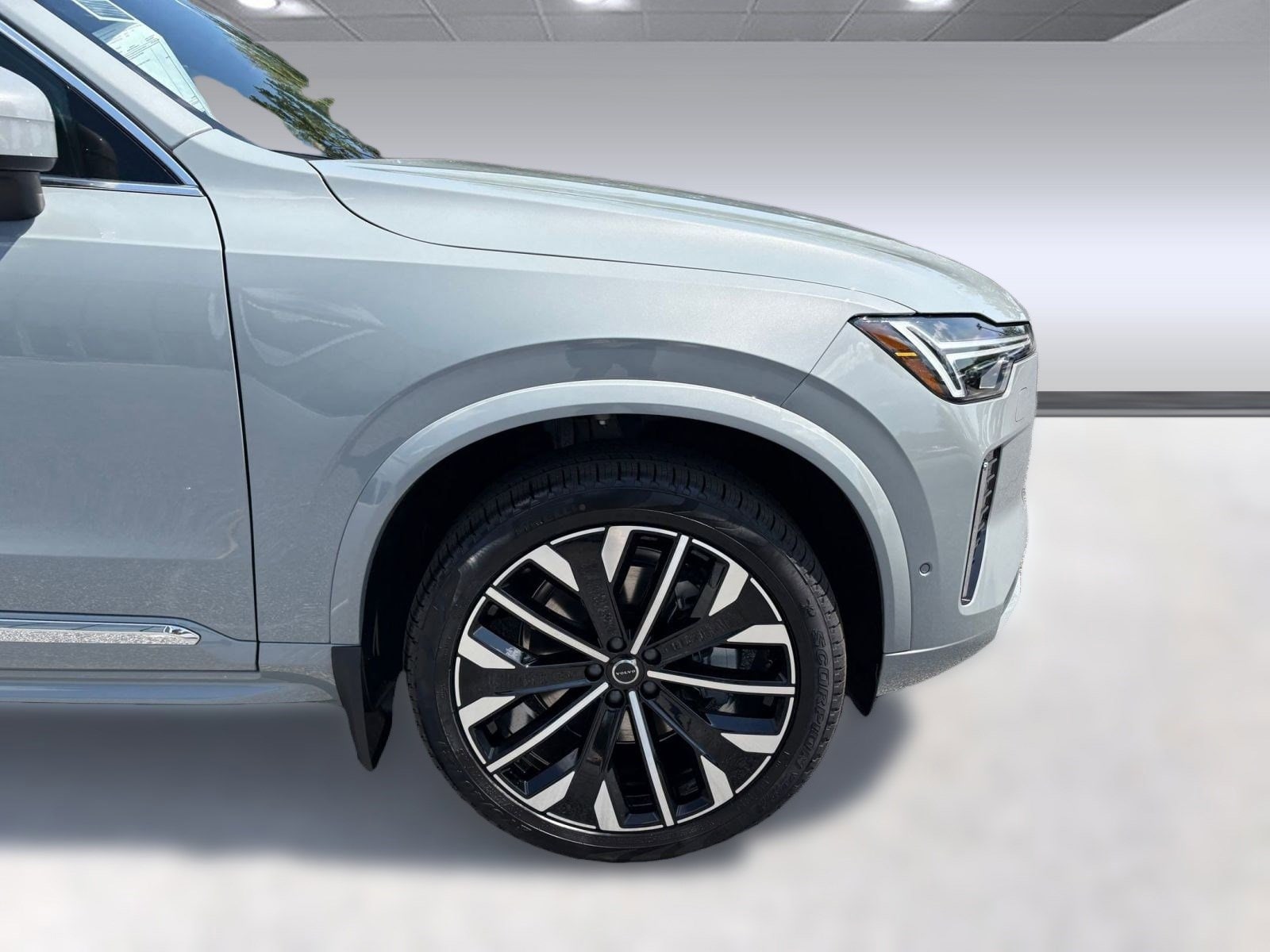 2026 Volvo XC90 Plus - Photo 11