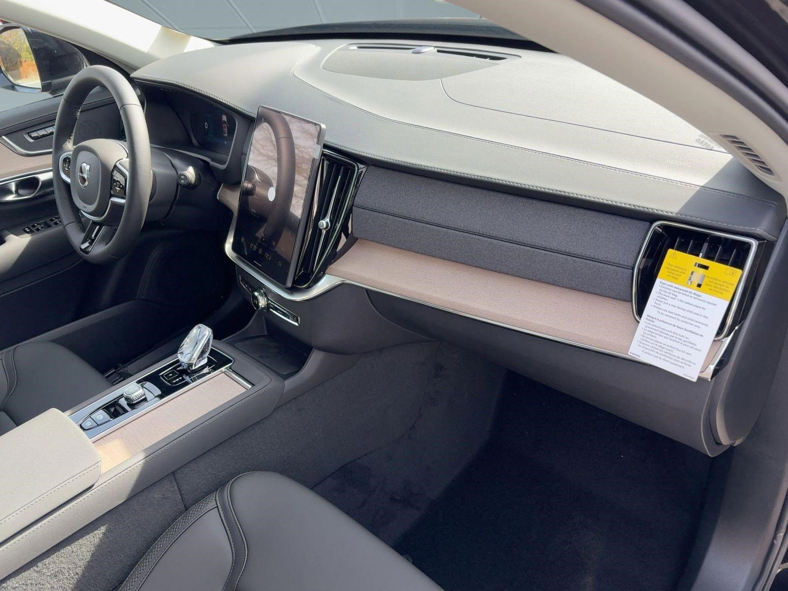 2026 Volvo XC90 Plus - Photo 31