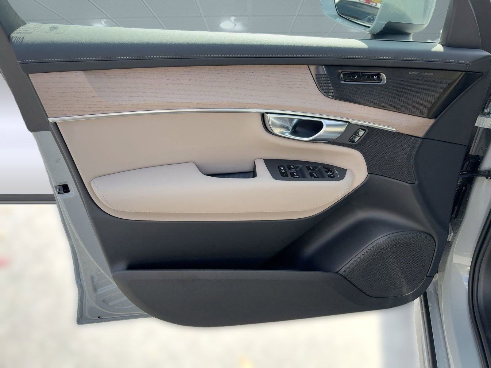 2026 Volvo XC90 Plus - Photo 22