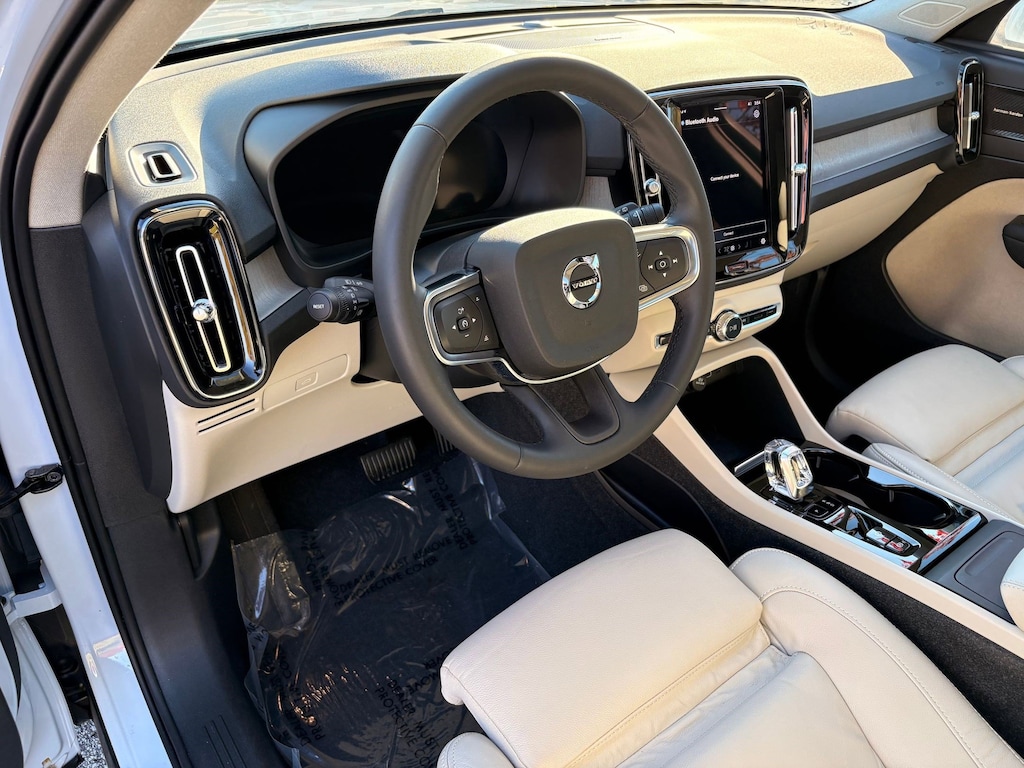 Certified 2024 Volvo XC40 B5 Ultimate B5 AWD Ultimate Bright Theme