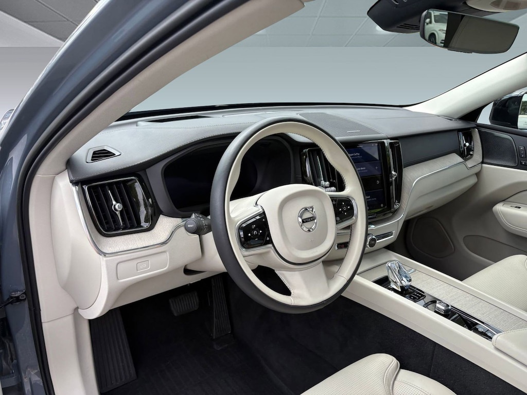 Certified 2023 Volvo XC60 B5 Ultimate B5 AWD Ultimate Dark Theme