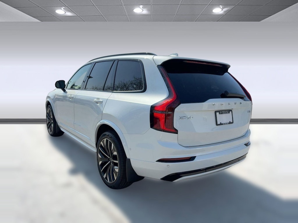 New 2026 Volvo XC90 plug-in hybrid T8 Ultra Dark Theme 7-Seater SUV