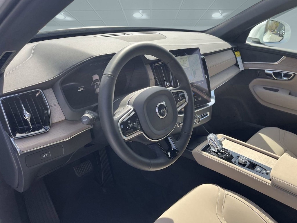Certified 2025 Volvo XC90 B6 Core 7 Passenger (2025.5) 2025.5 B6 AWD Core 7-Seater