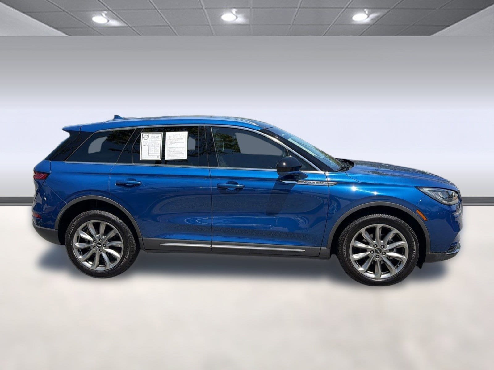 Corsair Standard SUV