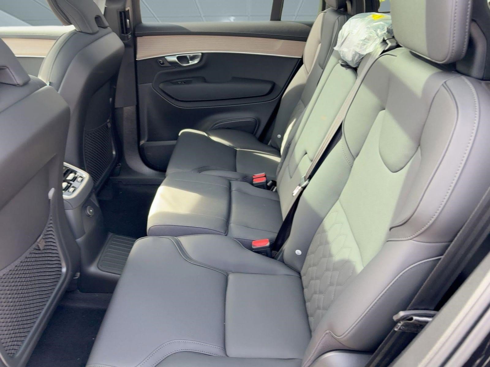 2026 Volvo XC90 Plus - Photo 14