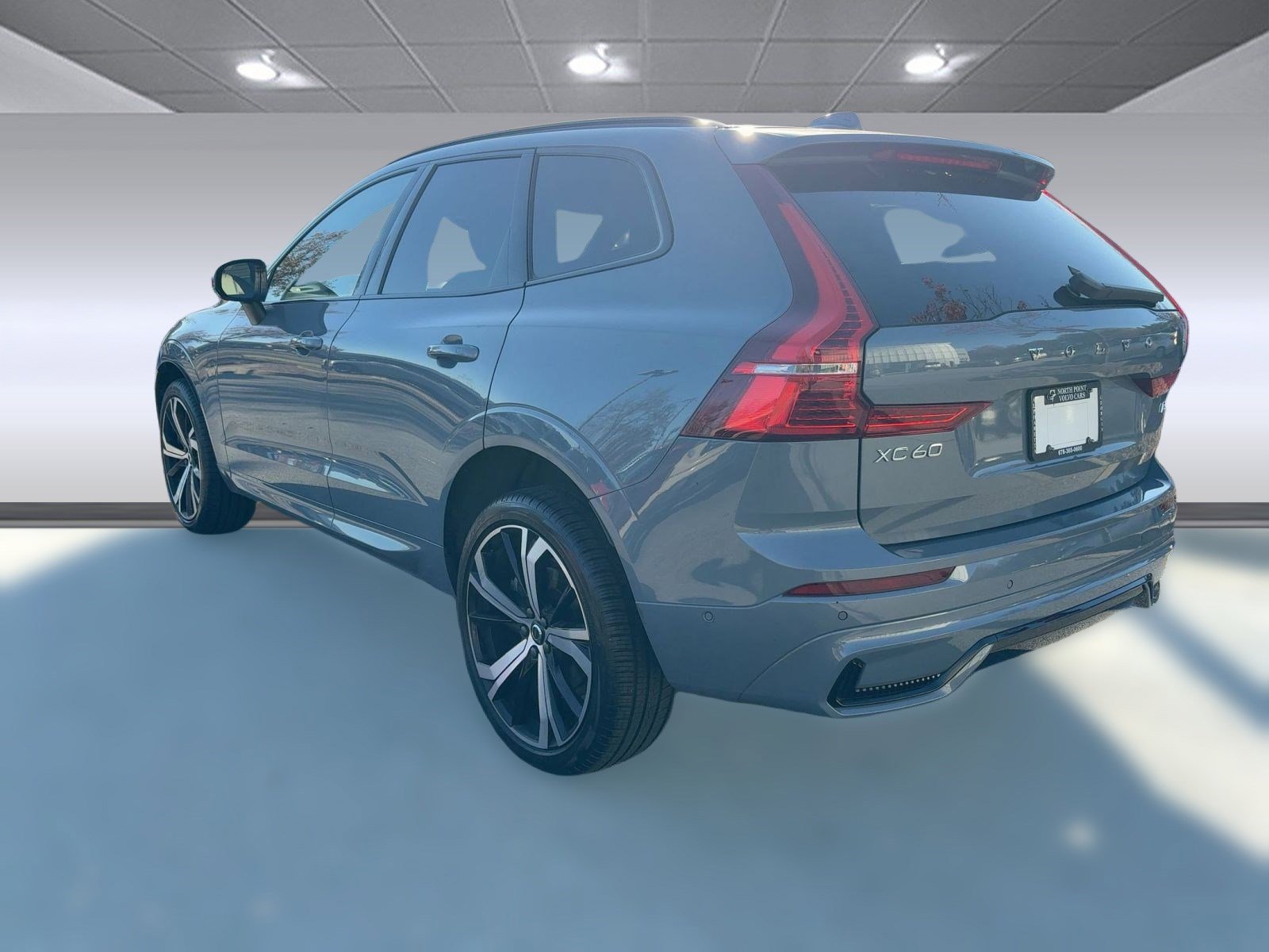 2023 Volvo XC60 B5 Ultimate photo 3