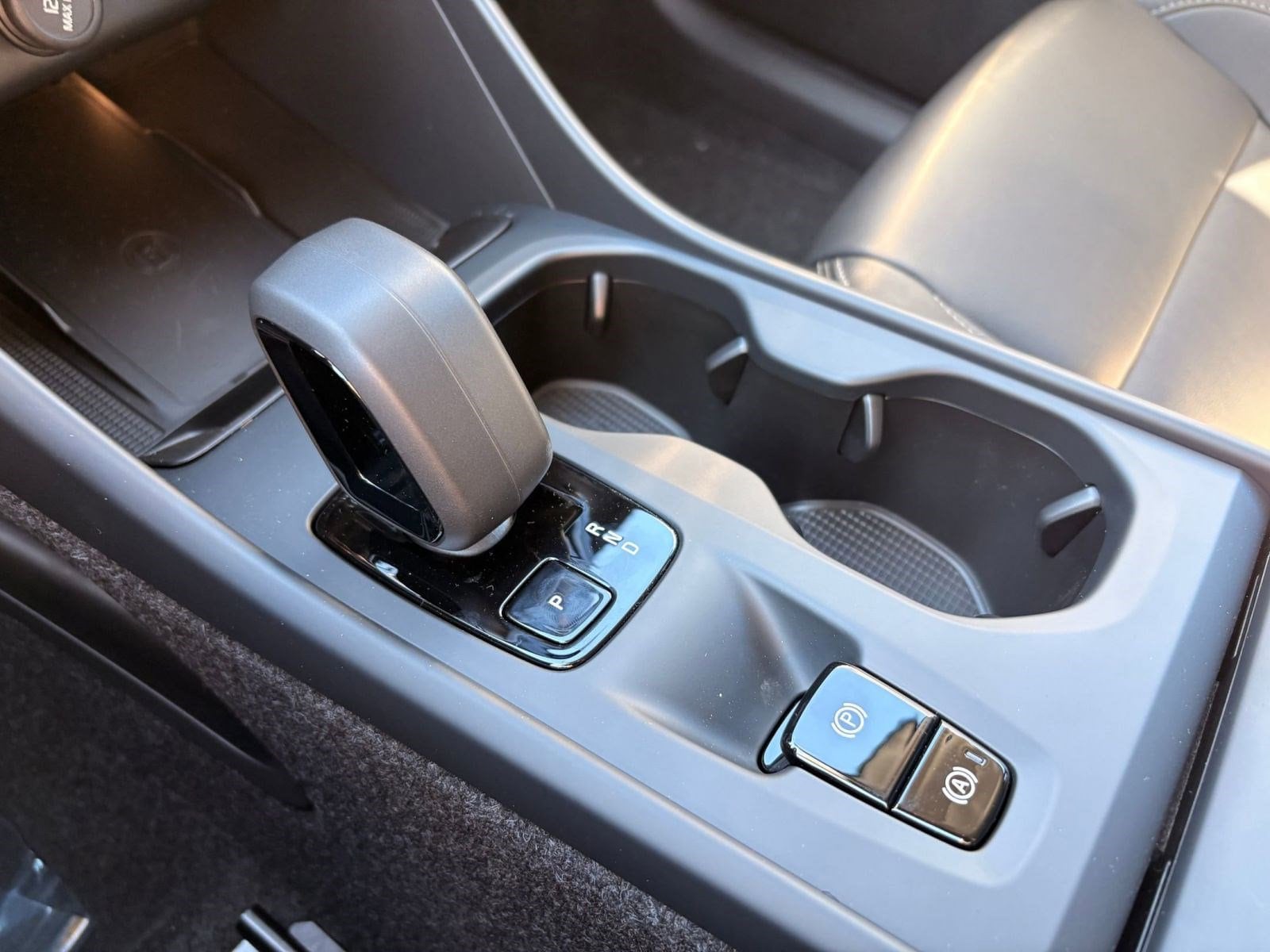 2026 Volvo XC40 Core - Photo 18
