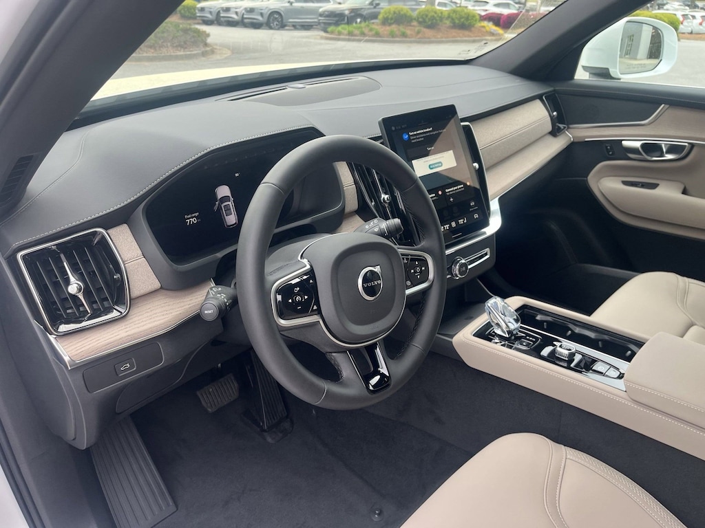 Used 2025 Volvo XC90 Core 2025.5 B6 AWD Core 7-Seater