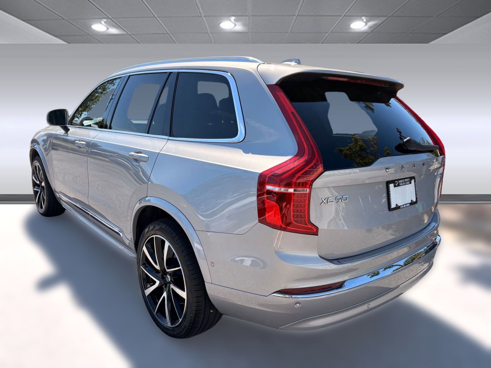 2024 Volvo XC90 B5 AWD Plus photo 3