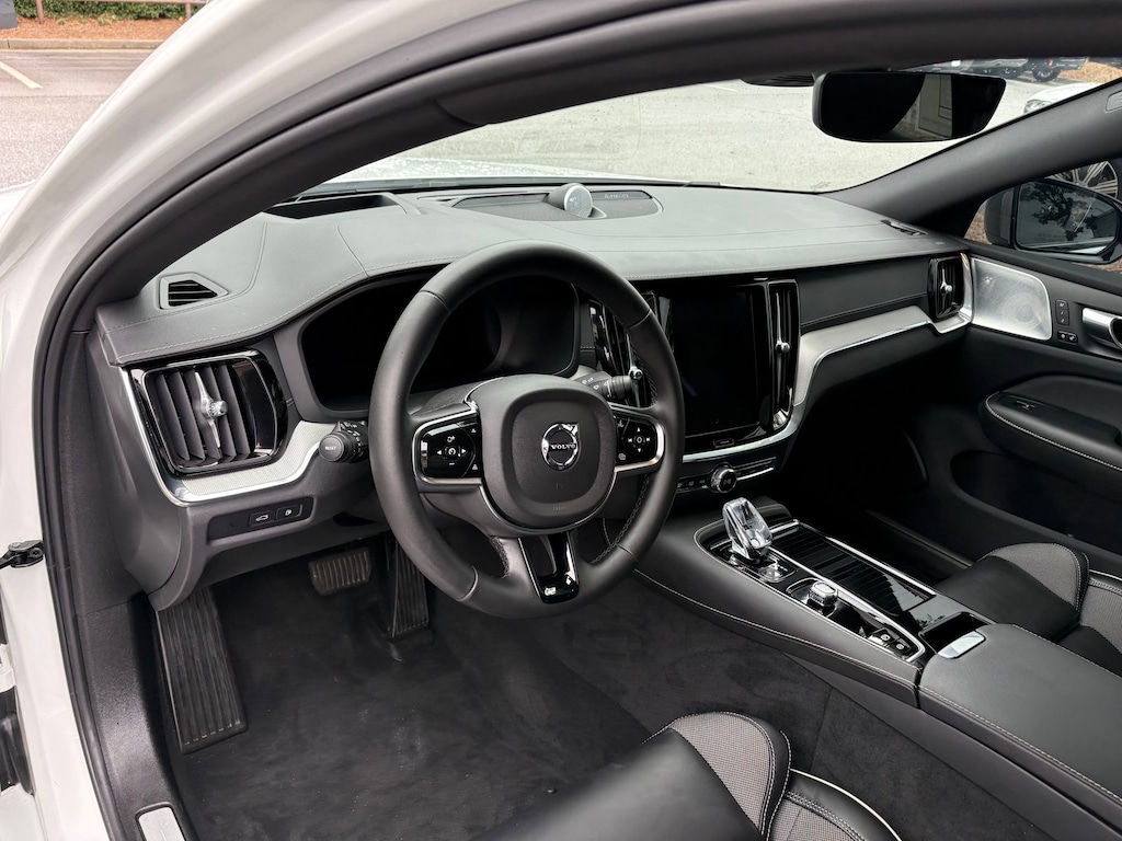 Certified 2024 Volvo S60 Recharge Plug-In Hybrid T8 Ultimate Black Edition T8 eAWD PHEV Ultimate Black Edition