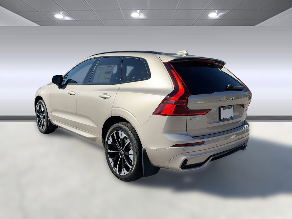 New 2026 Volvo XC60 B5 Plus SUV