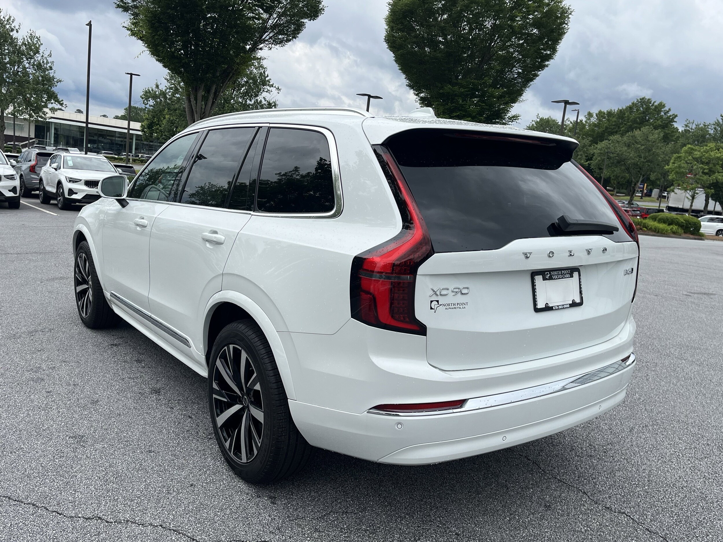 2025 Volvo XC90 Core photo 4