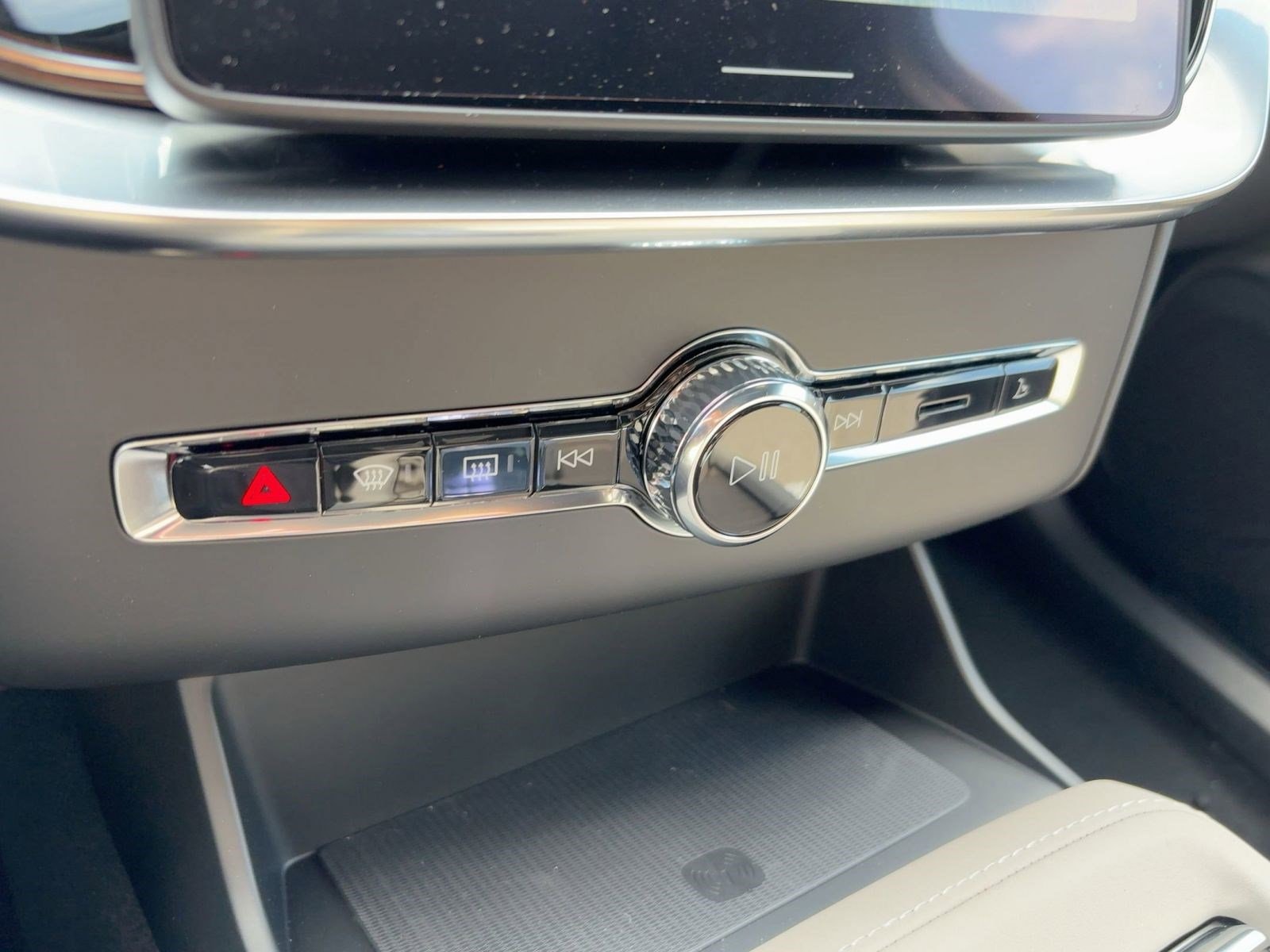 2026 Volvo XC90 Plus - Photo 19