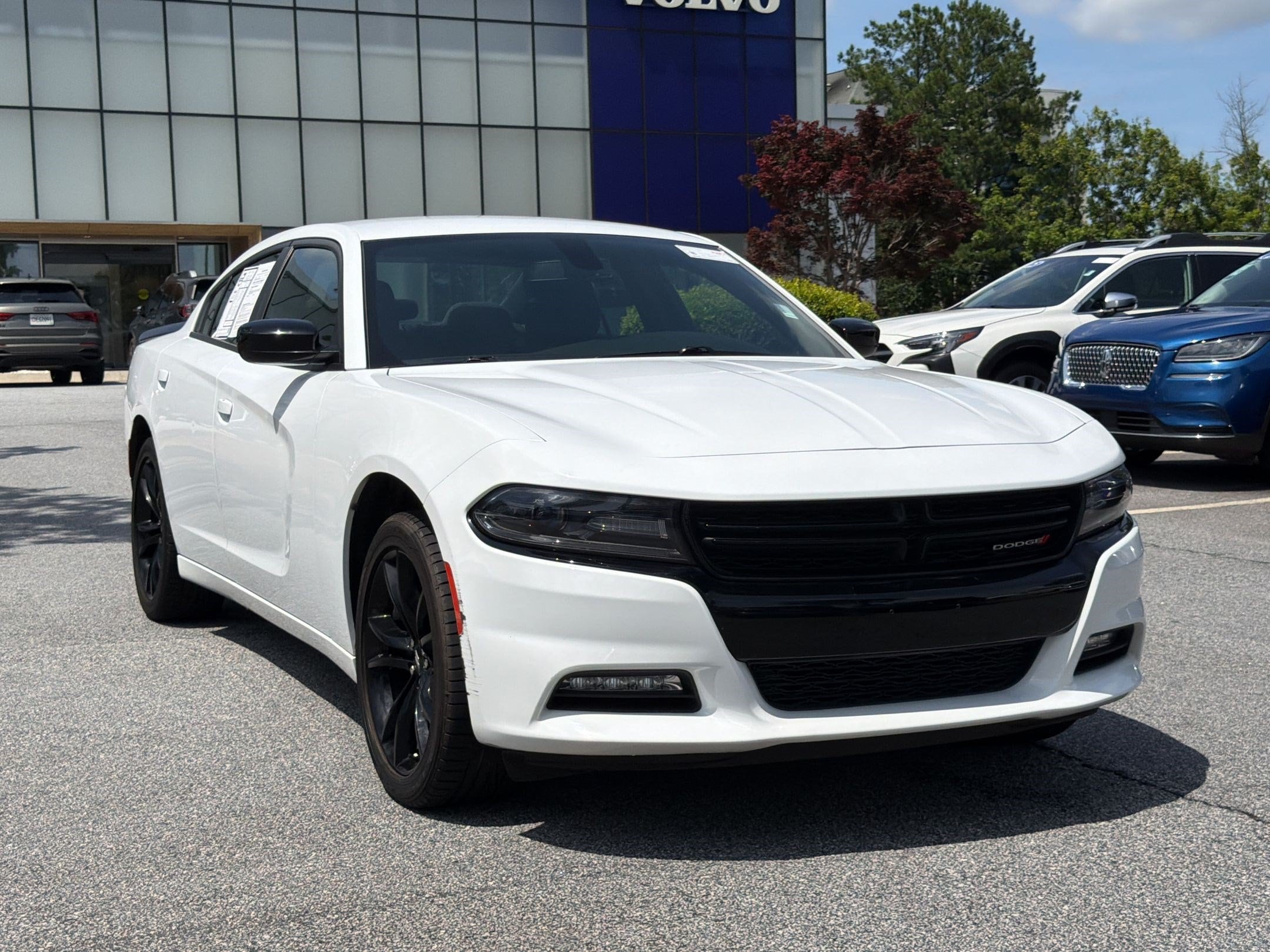 Charger SXT Sedan
