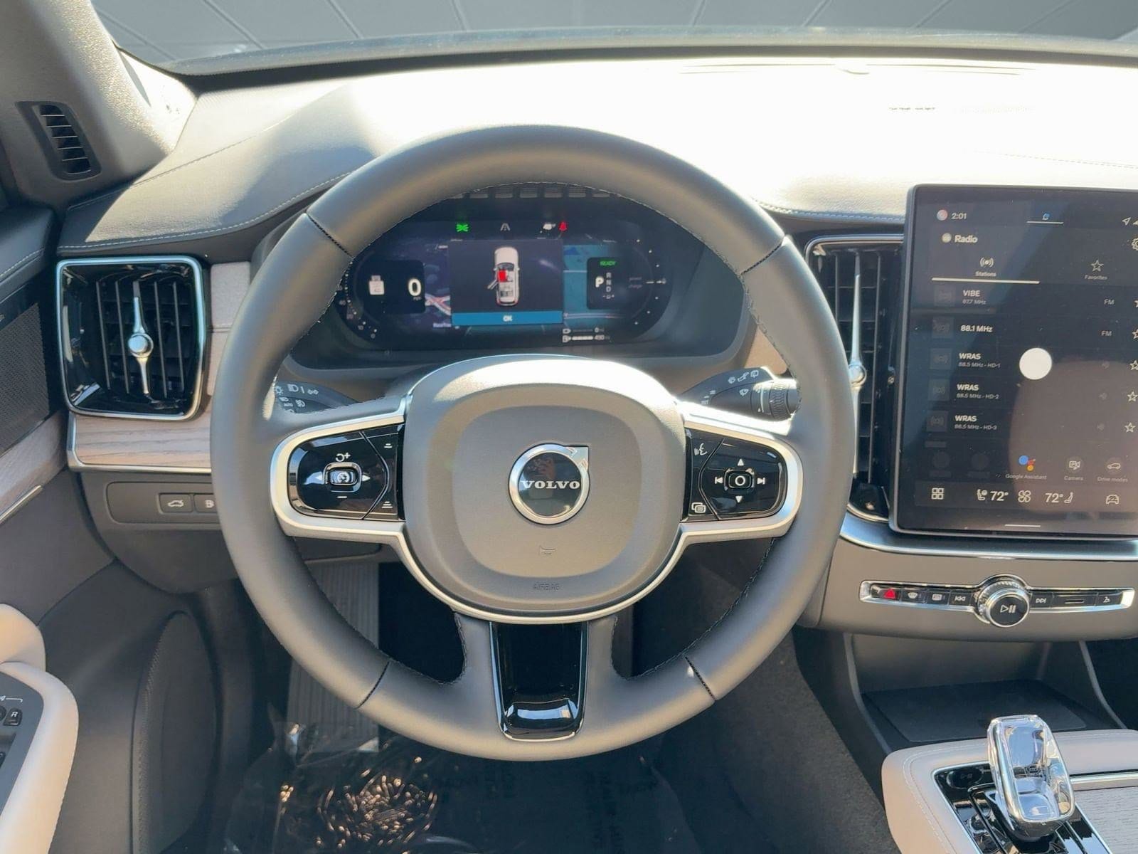 2026 Volvo XC90 Plus - Photo 25