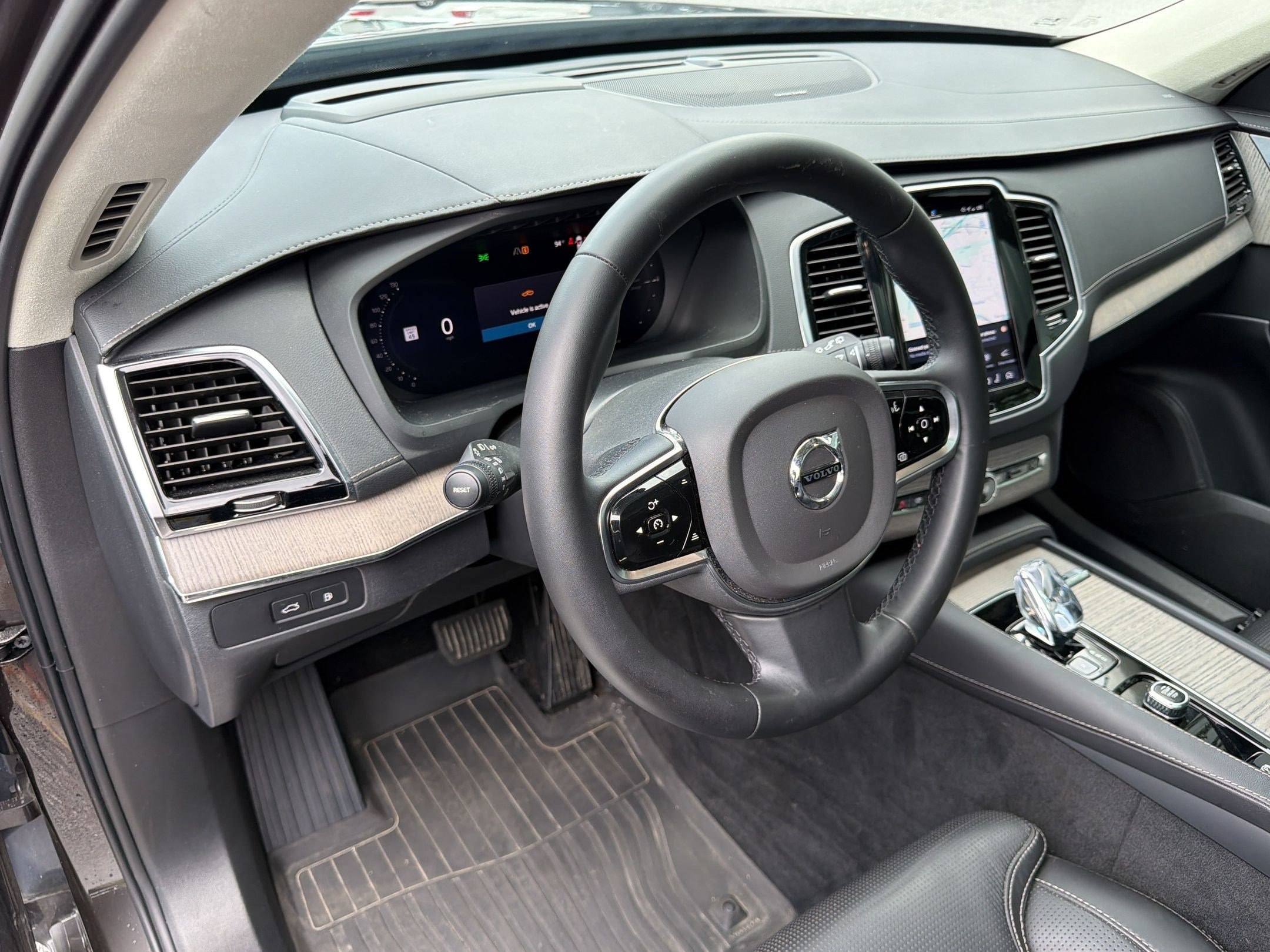 XC90 Recharge Plug-In Hybrid T8 Ultimate 7 Passenger SUV