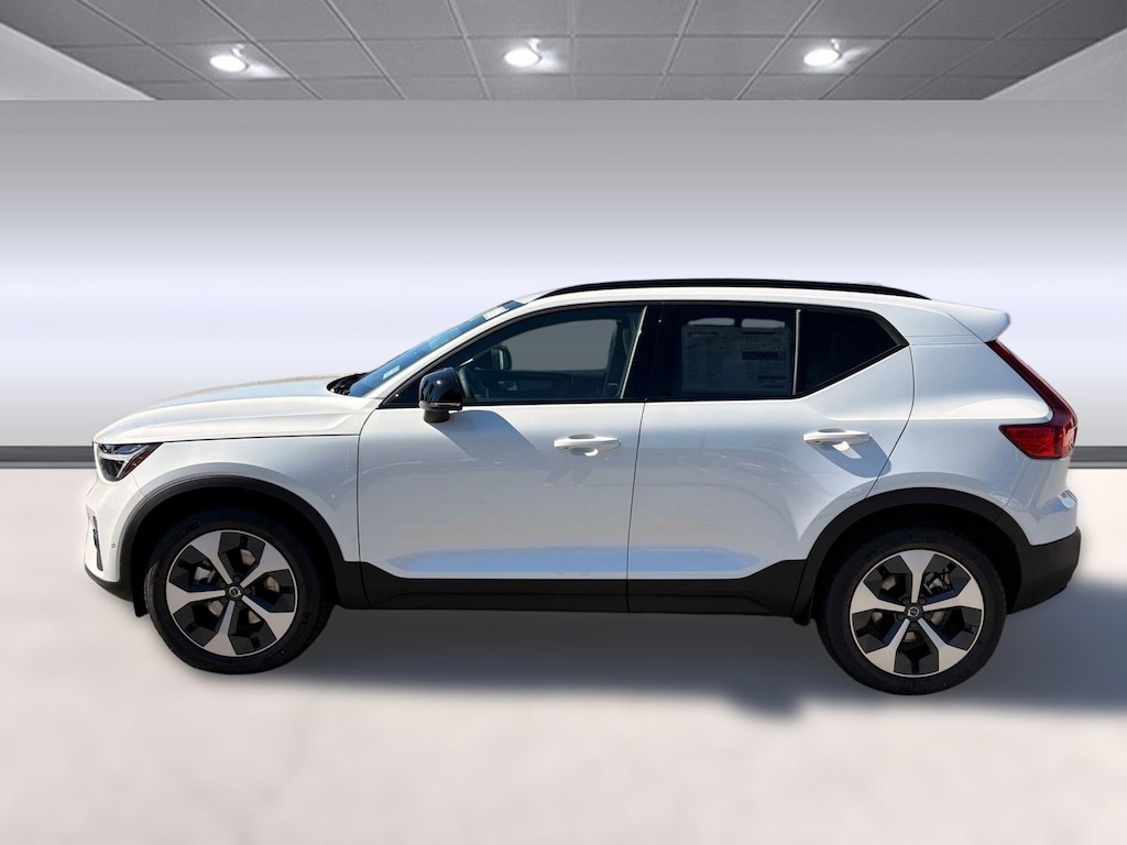 New 2026 Volvo XC40 B4 Plus SUV