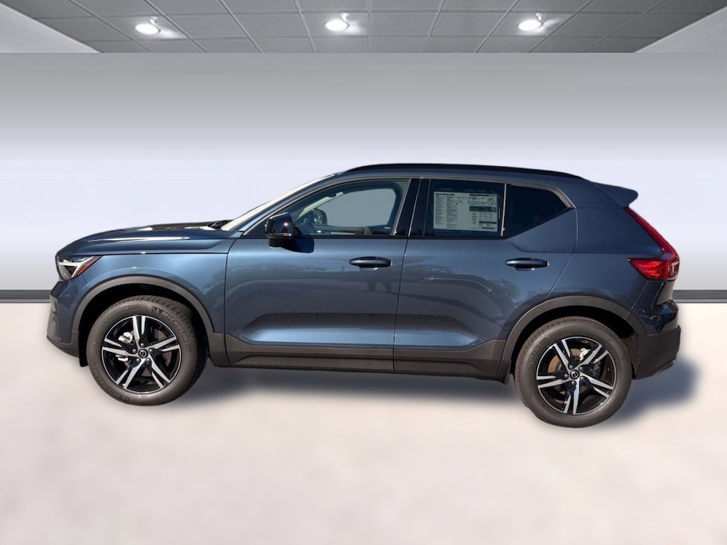 Certified 2026 Volvo XC40 Core SUV