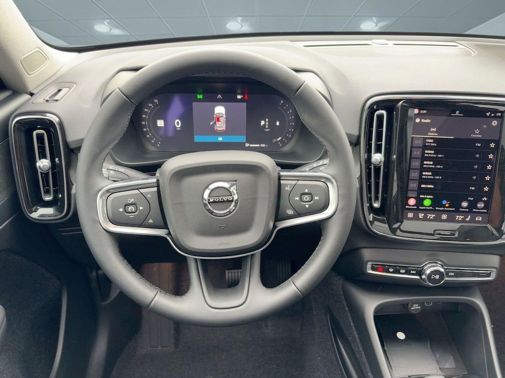 New 2026 Volvo XC40 B4 Core SUV