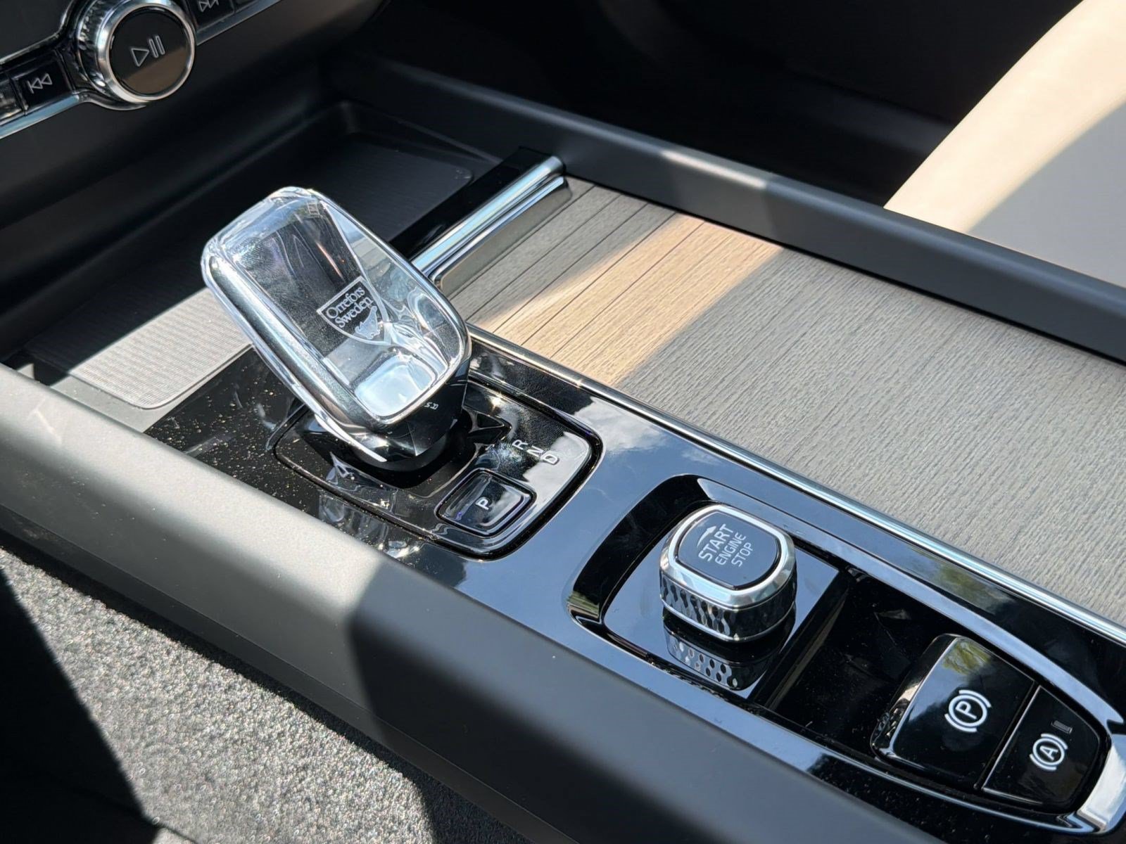 2026 Volvo XC60 Plus - Photo 16