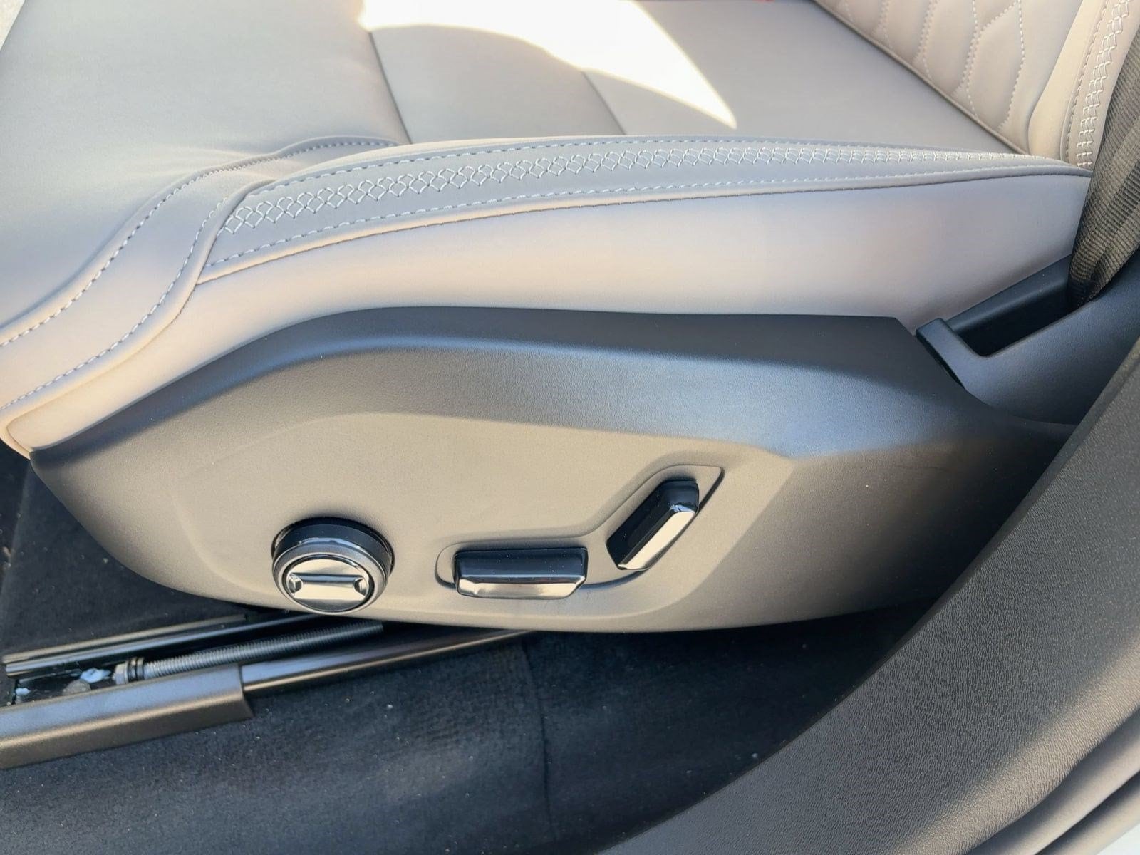 2026 Volvo XC90 Plus - Photo 14
