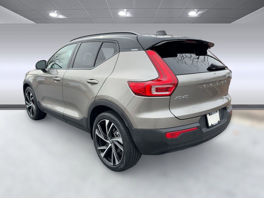 Certified 2022 Volvo XC40 T5 R-Design T5 AWD R-Design