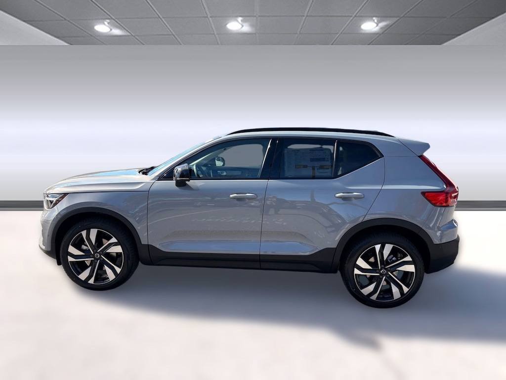 New 2026 Volvo XC40 B4 Plus SUV