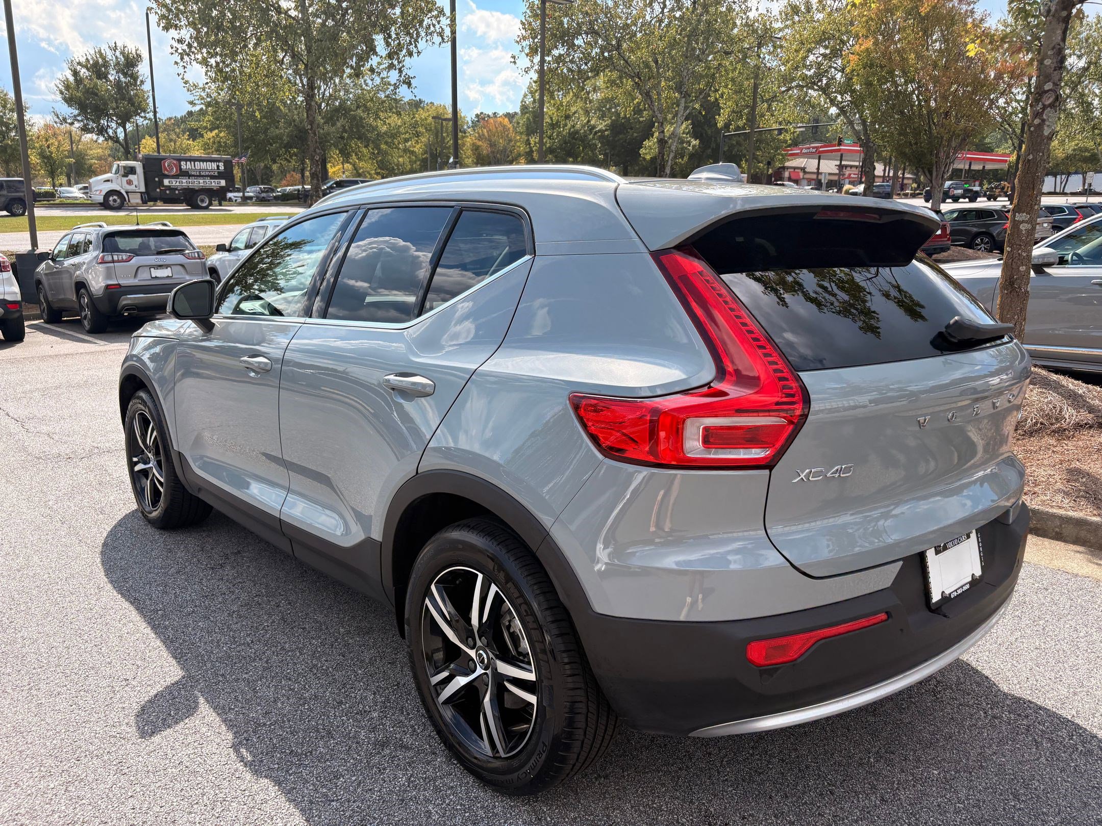 2025 Volvo XC40 AWD Core photo 3