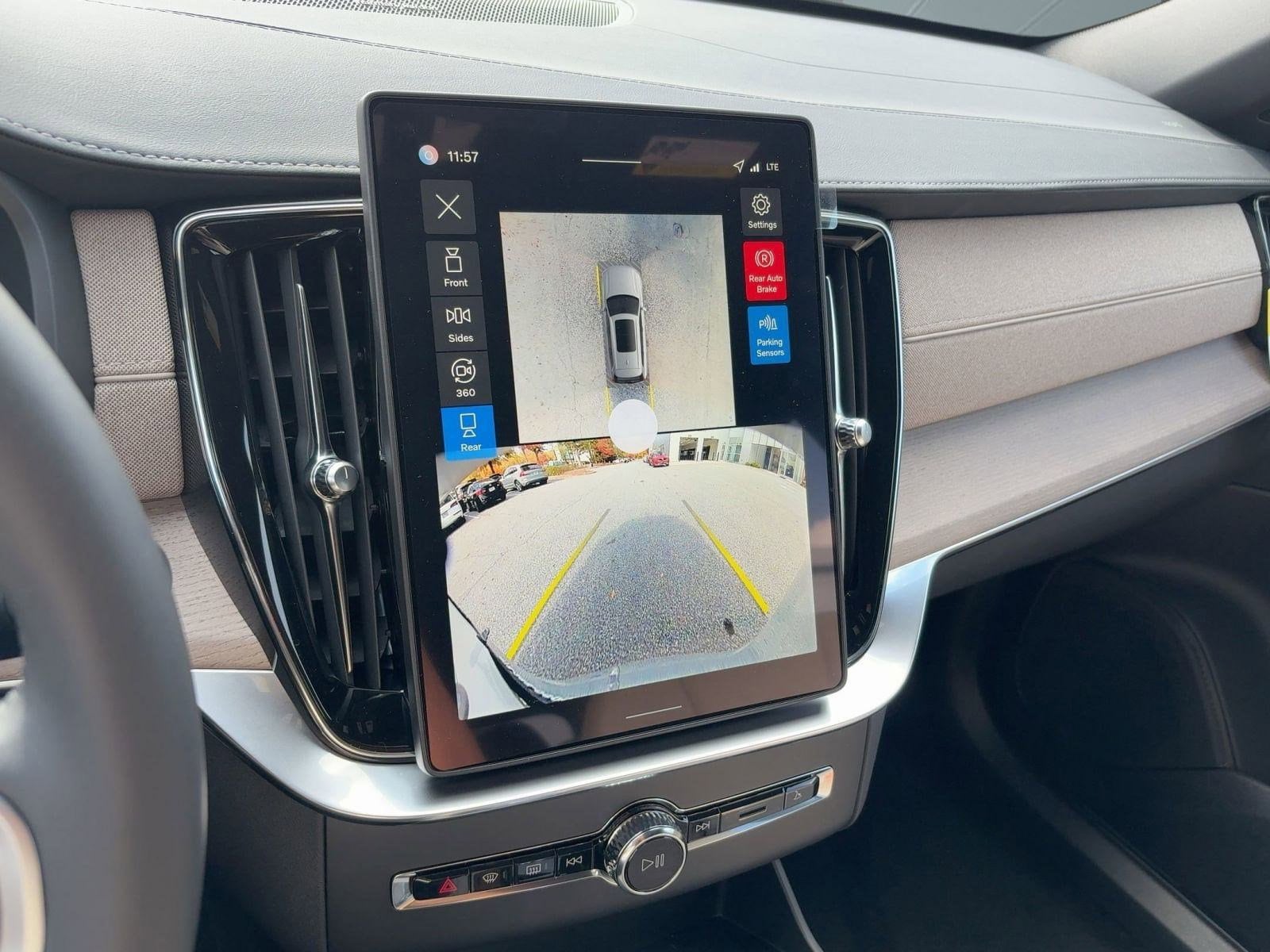 2026 Volvo XC90 Plus - Photo 25