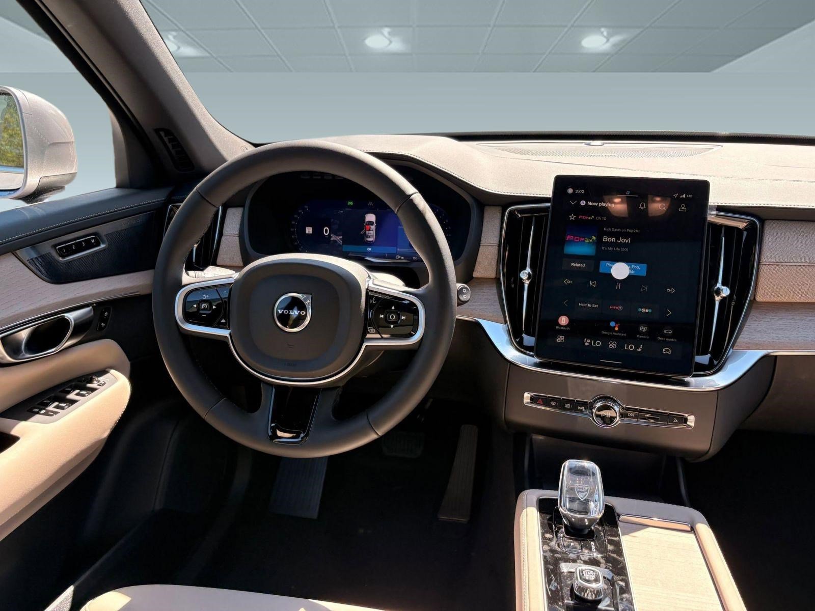 2026 Volvo XC90 Plus - Photo 22