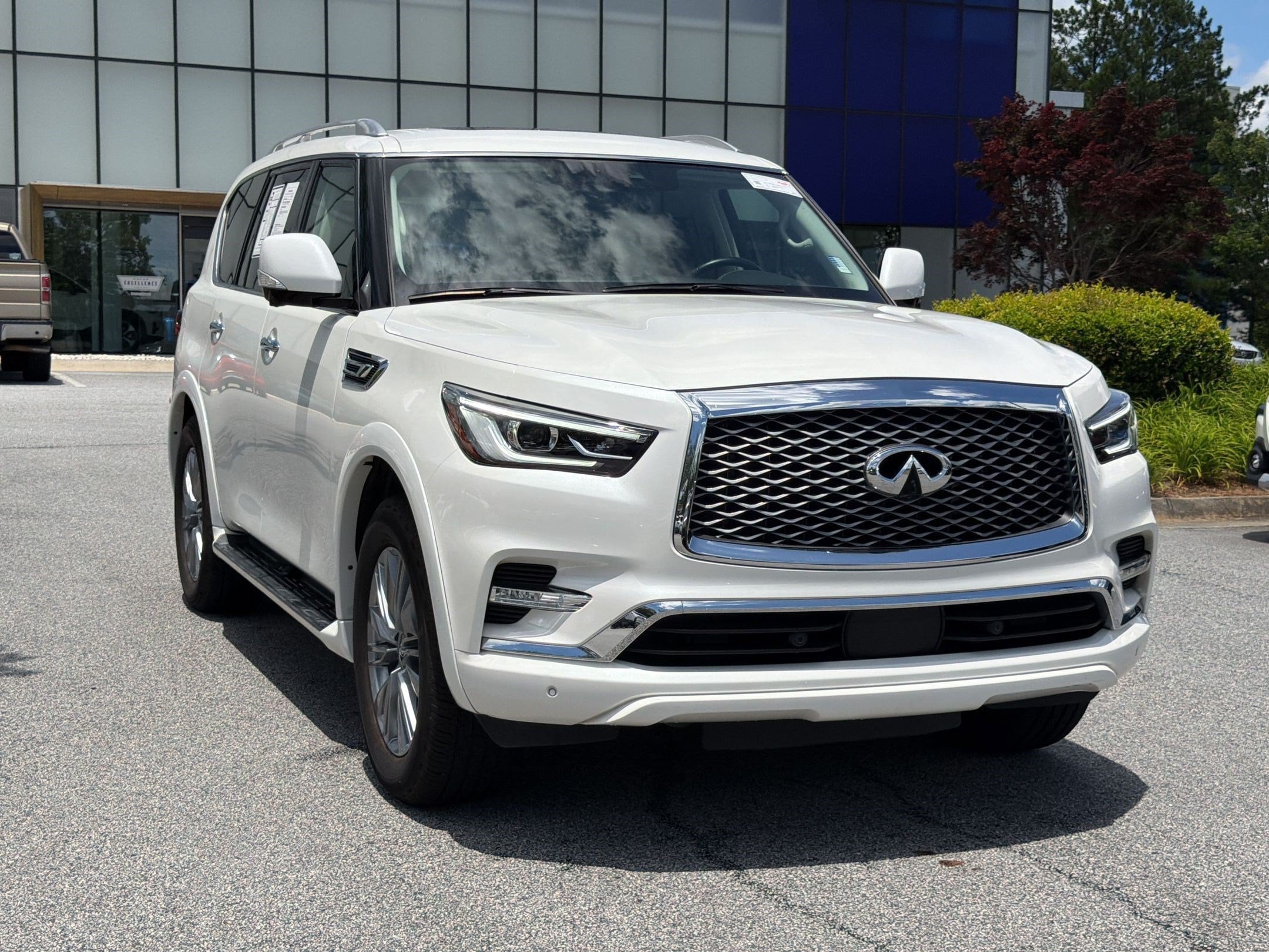 QX80 LUXE SUV