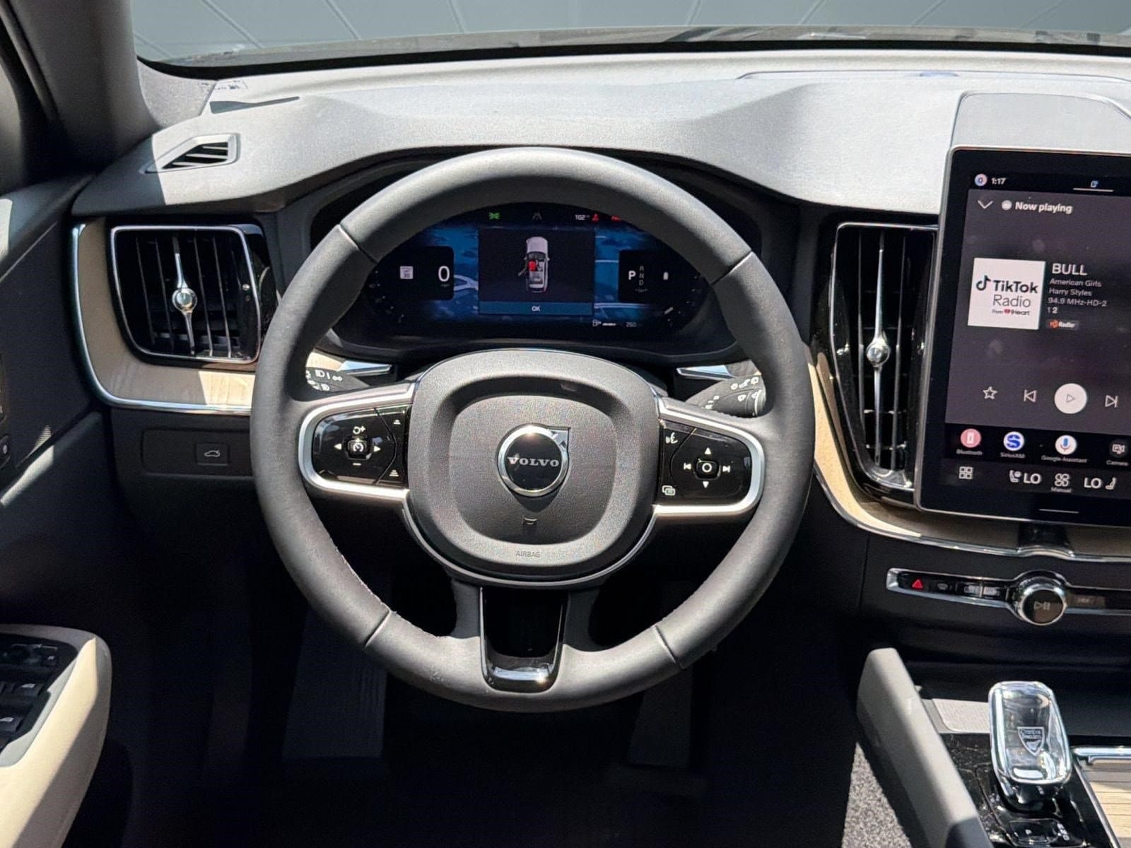 2026 Volvo XC60 Plus - Photo 11
