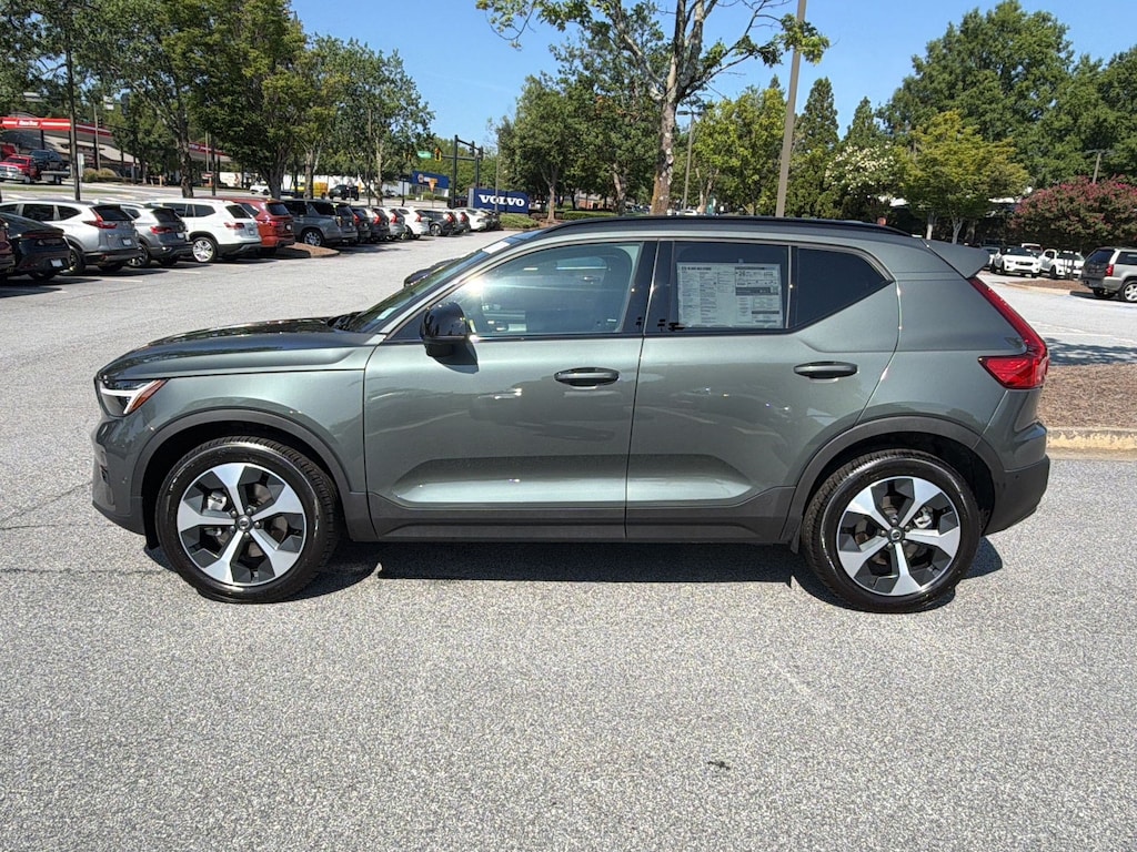 New 2026 Volvo XC40 B5 Plus SUV