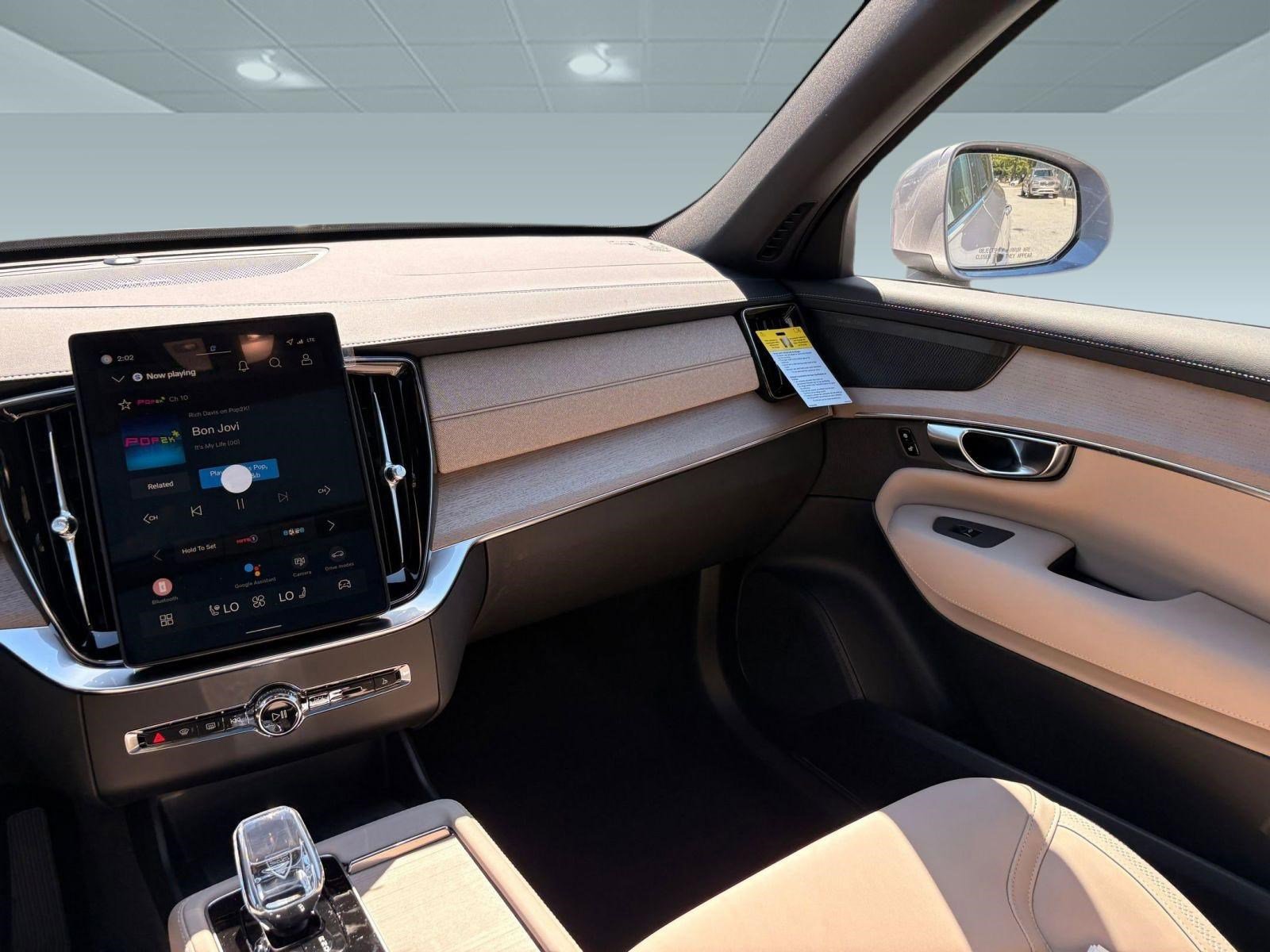 2026 Volvo XC90 Plus - Photo 23