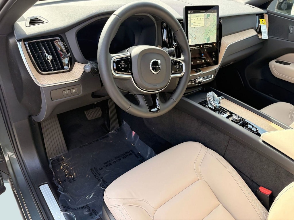 New 2026 Volvo XC60 plug-in hybrid T8 Core SUV