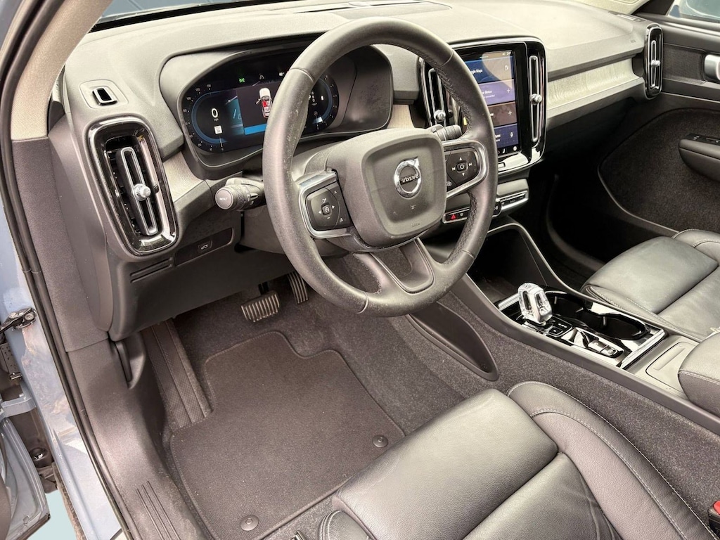 Certified 2023 Volvo XC40 B5 Plus B5 AWD Plus Bright Theme