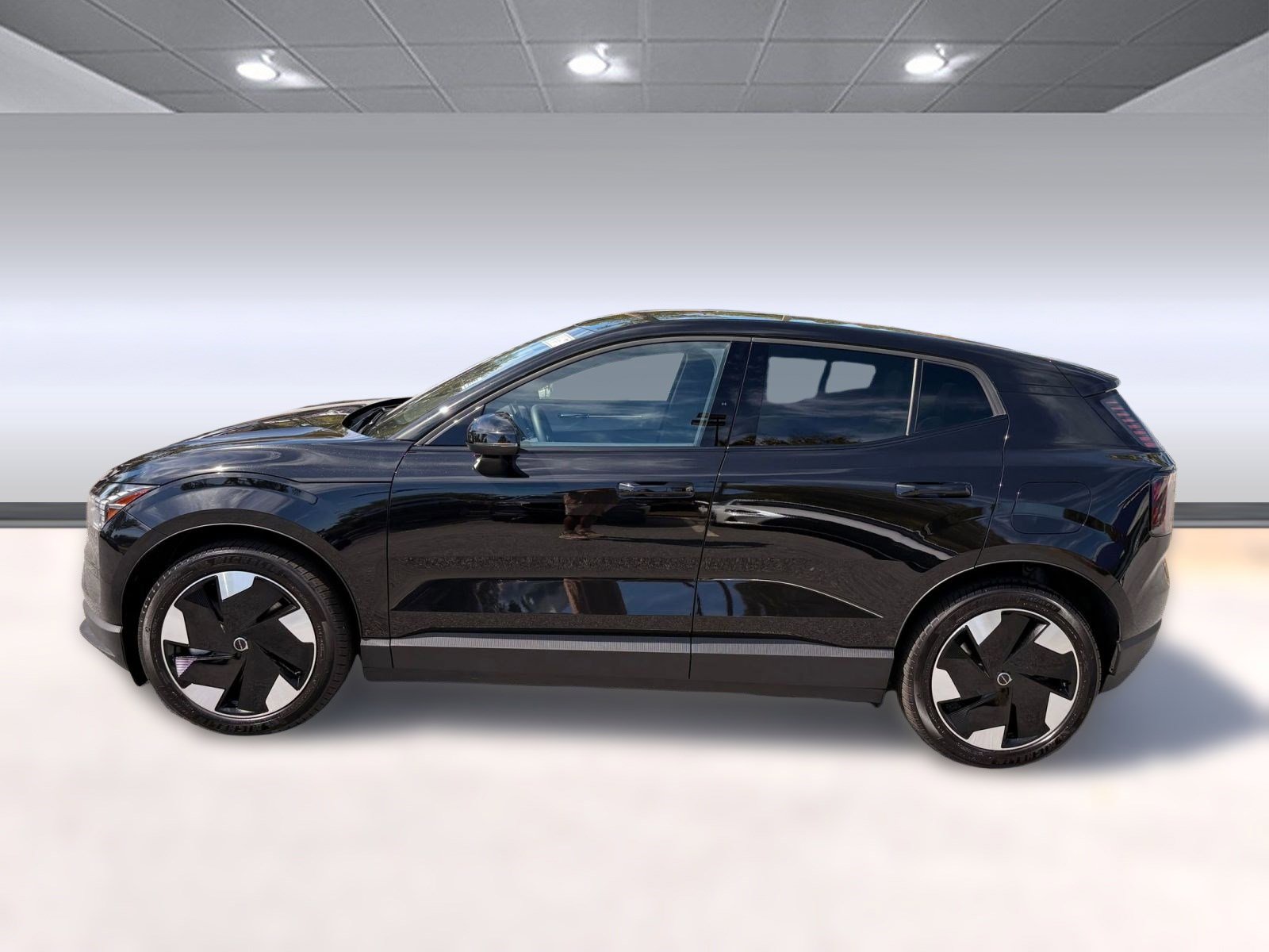 2025 Volvo EX30 Plus photo 2