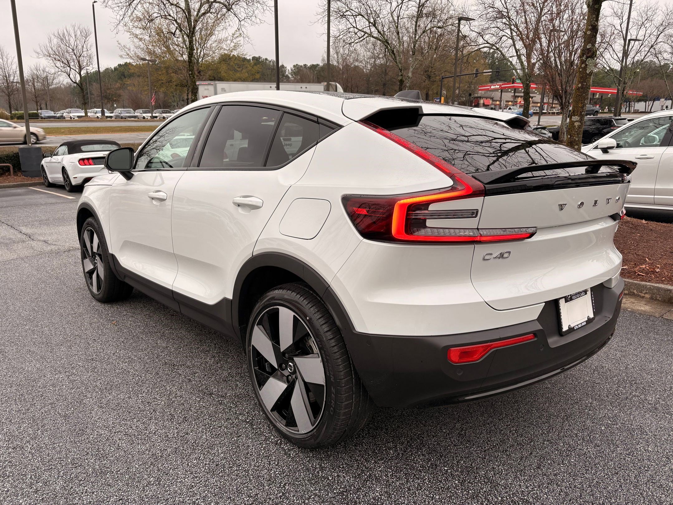 2023 Volvo C40 Recharge Ultimate photo 2