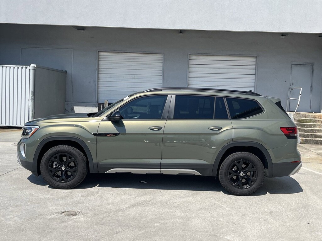 Used 2024 Volkswagen Atlas 2.0T Peak Edition SEL 2.0T Peak Edition SEL 4MOTION
