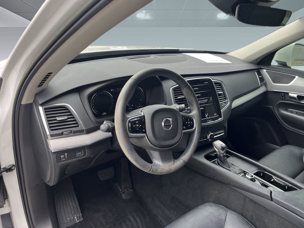 Certified 2022 Volvo XC90 T5 Momentum 7 Passenger T5 FWD Momentum 7P