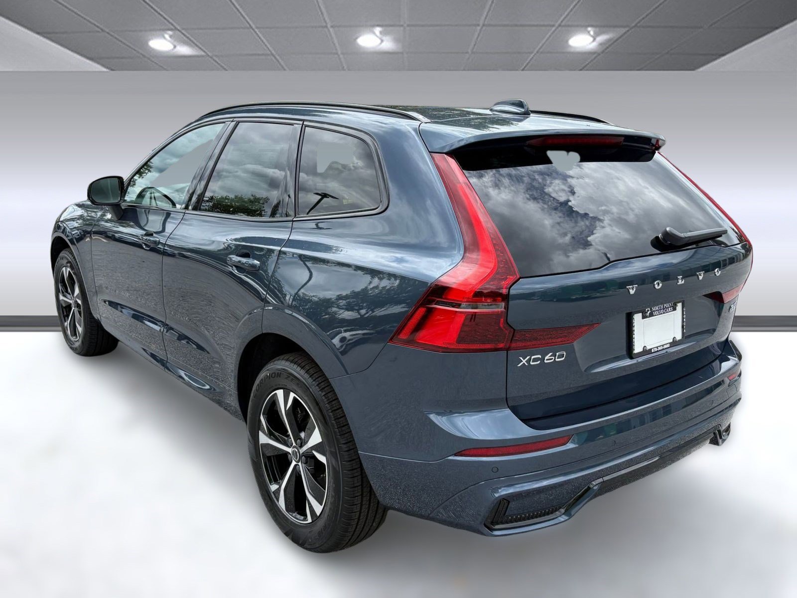 2026 Volvo XC60 B5 Core photo 3