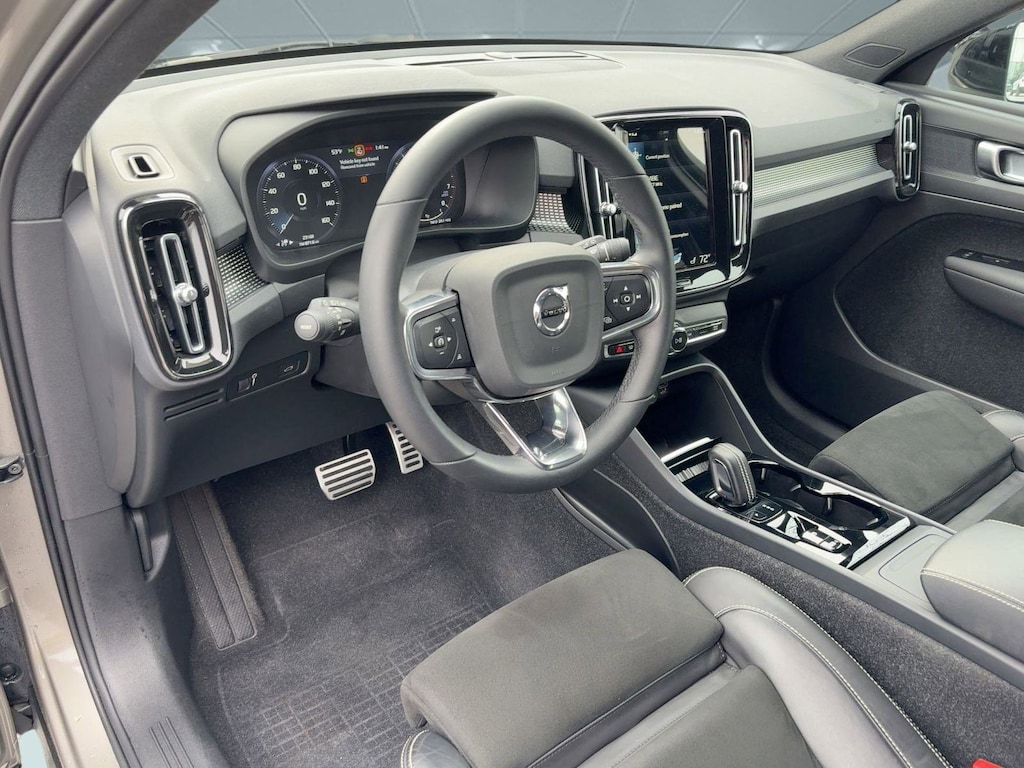 Certified 2022 Volvo XC40 T5 R-Design T5 AWD R-Design