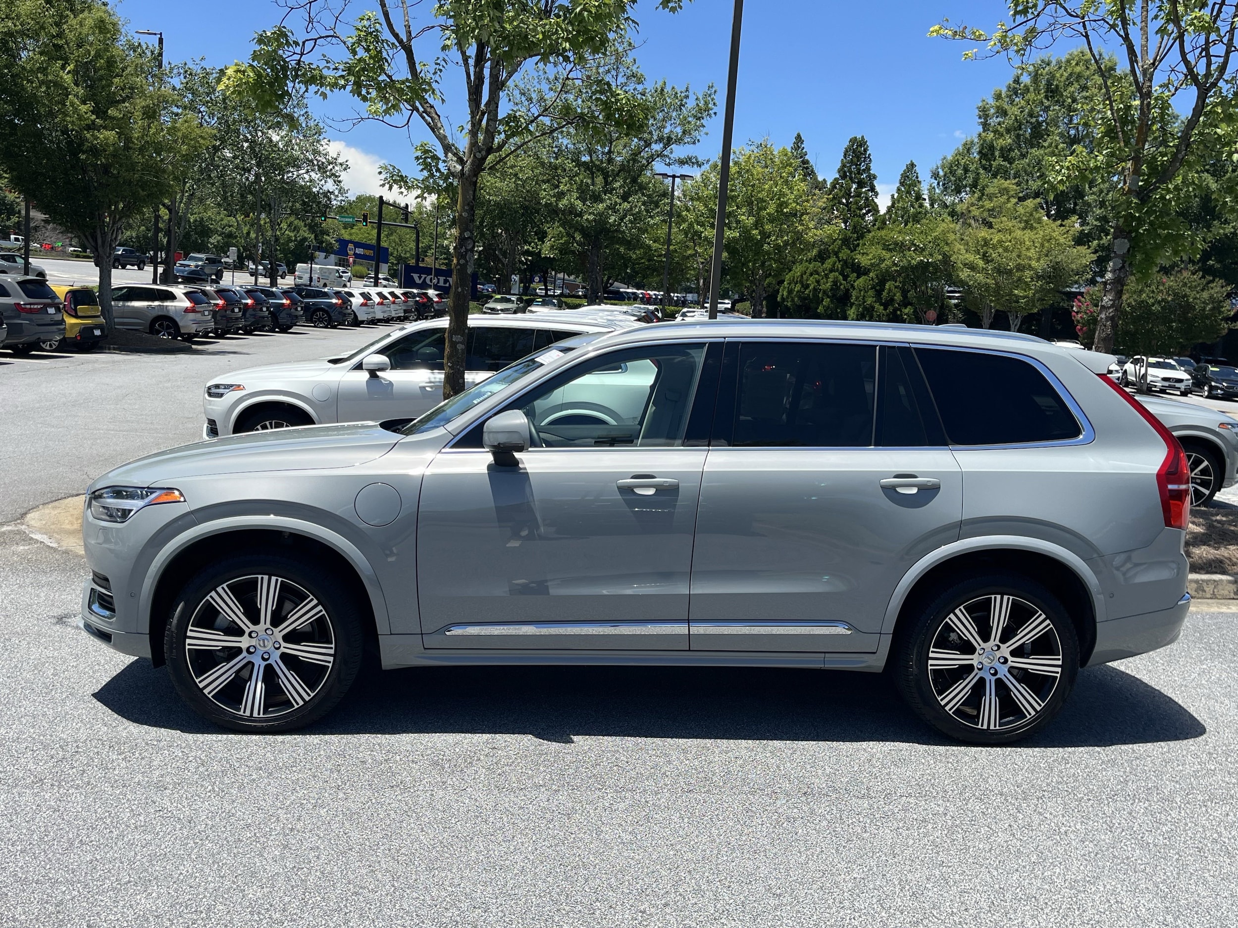 2024 Volvo XC90 Recharge Ultimate T8 AWD photo 2