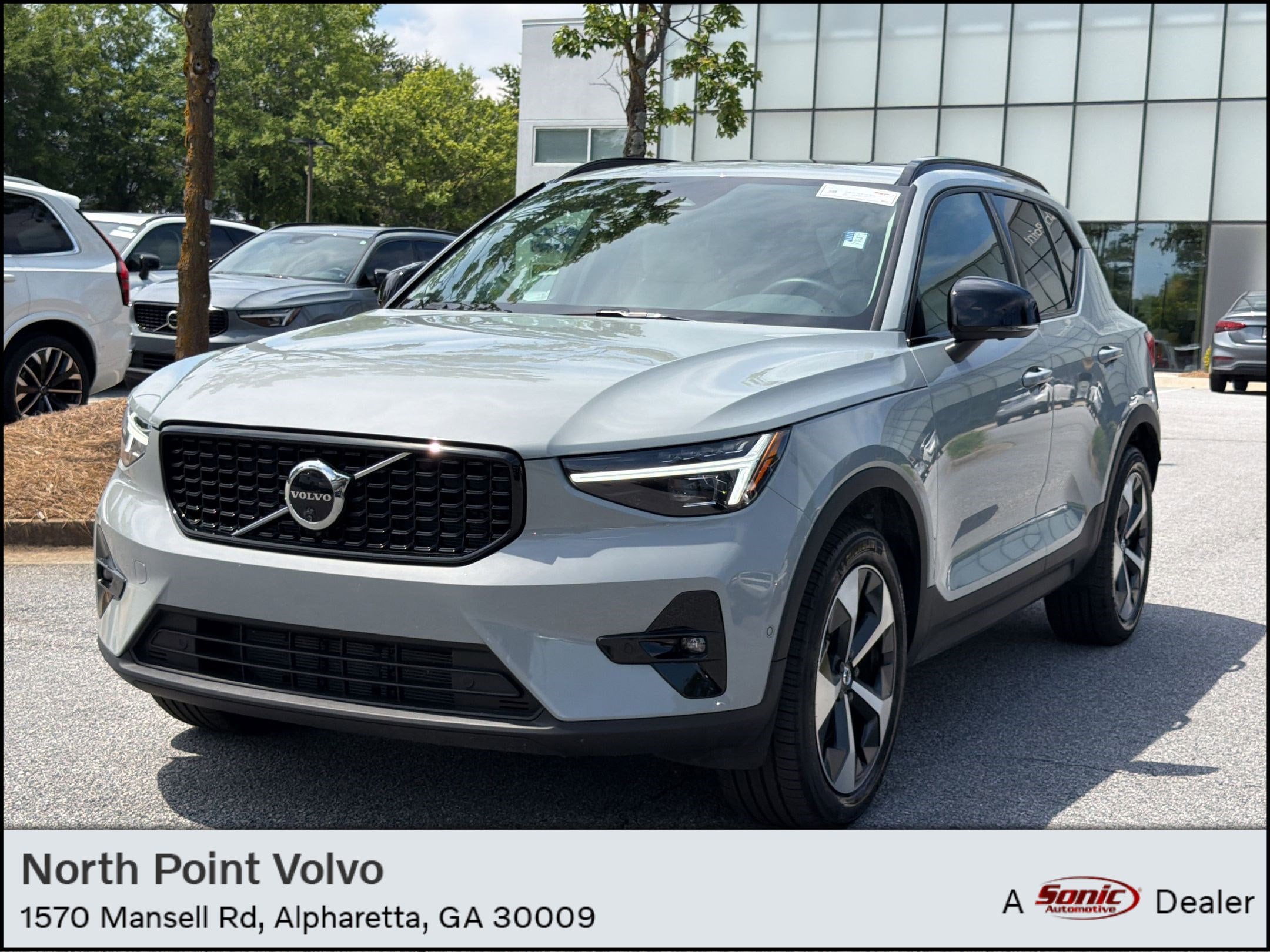 2026 Volvo XC40 B5 Plus Dark AWD's photo