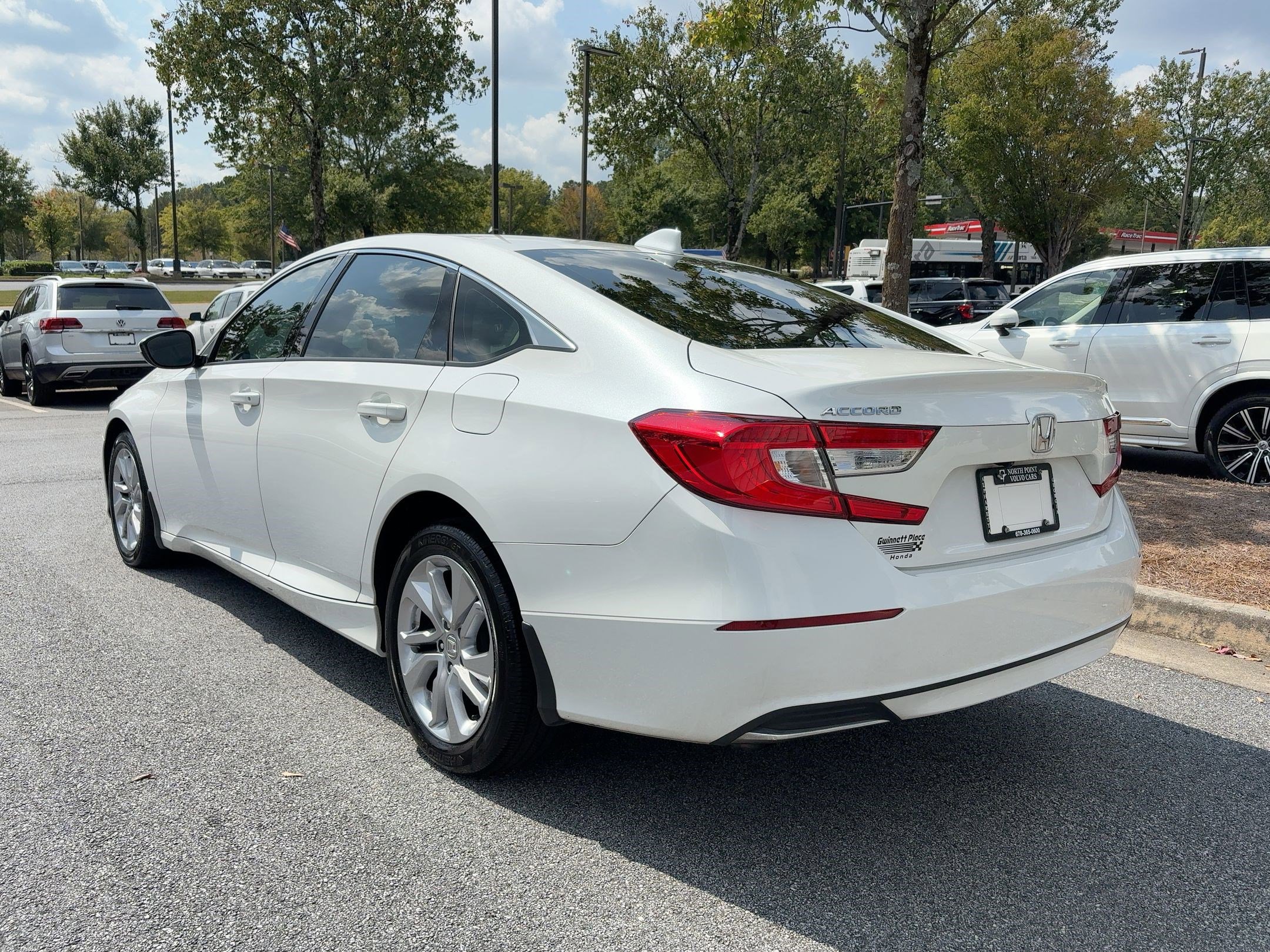 2020 Honda Accord LX 1.5T photo 3
