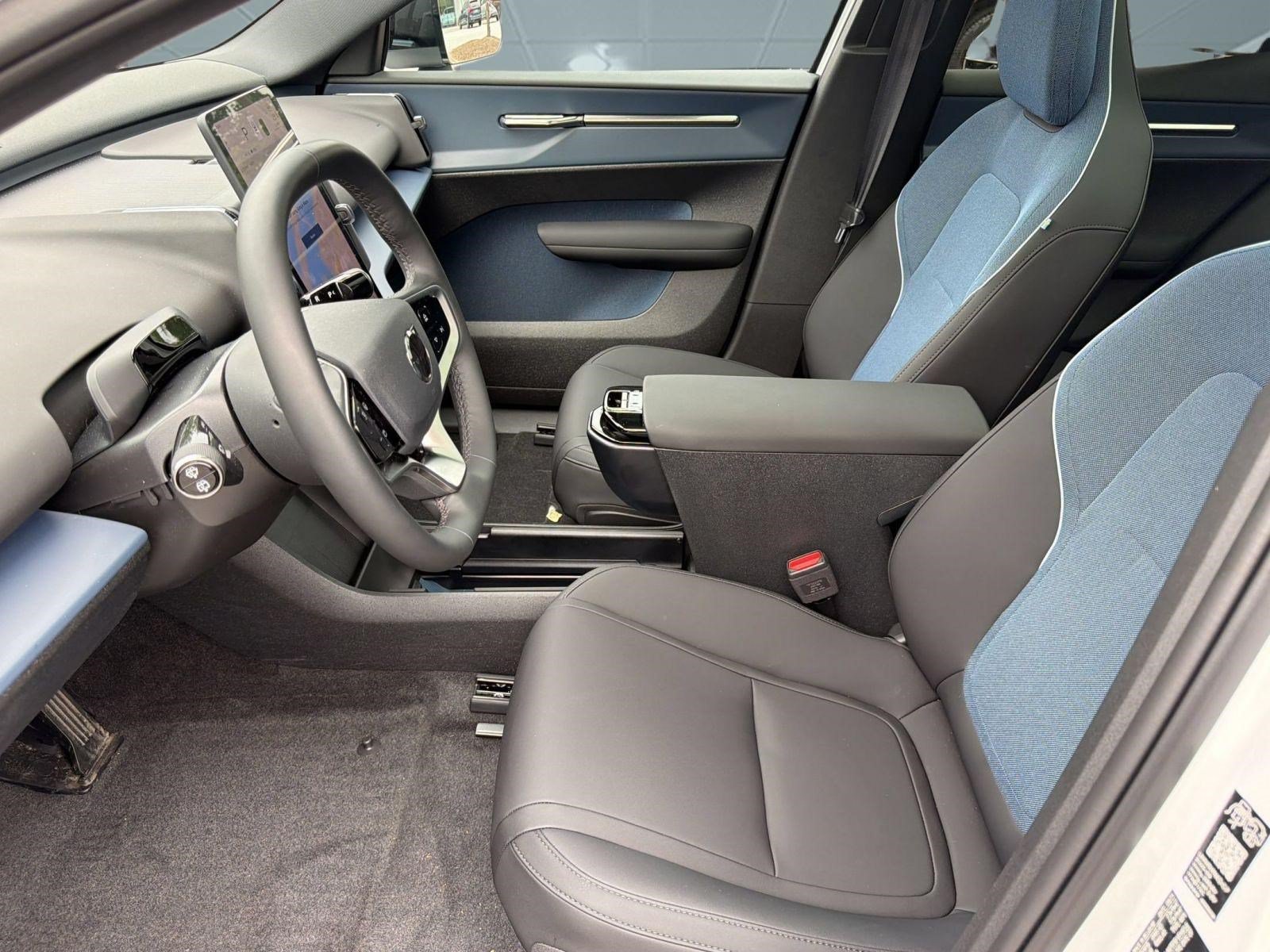 EX30 Cross Country Ultra SUV