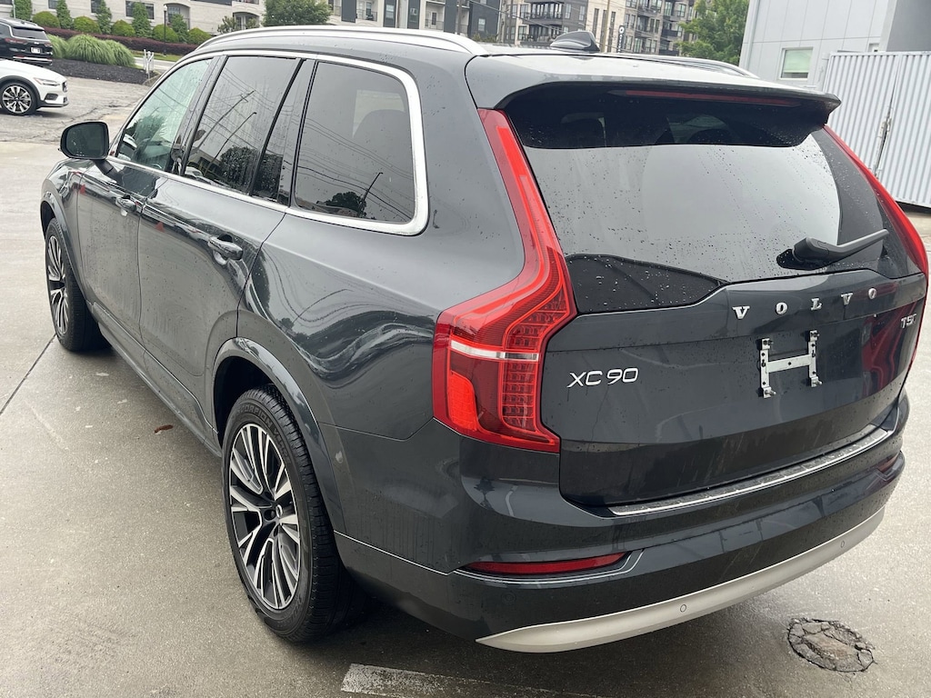 Certified 2022 Volvo XC90 T5 Momentum 7 Passenger T5 AWD Momentum 7P