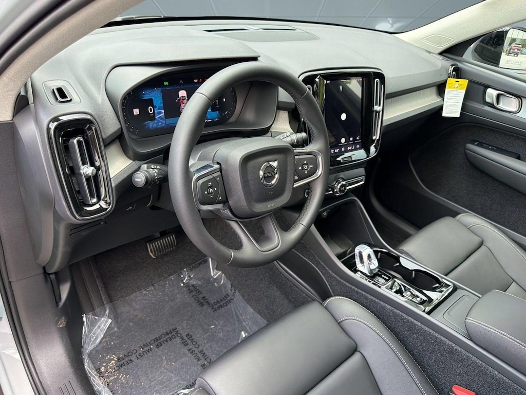 New 2026 Volvo XC40 B5 Plus SUV