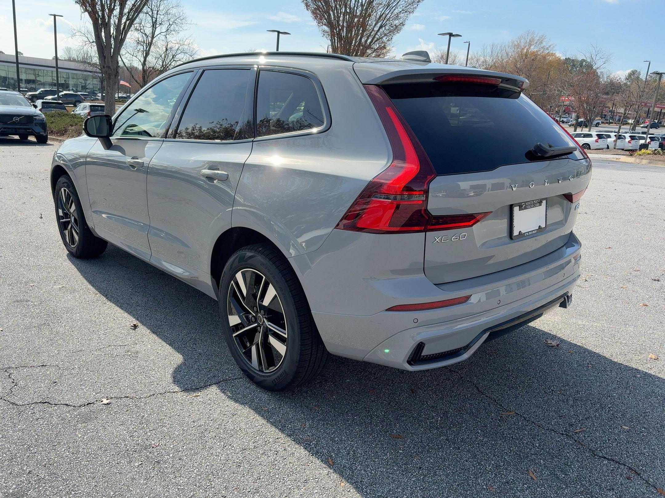 2026 Volvo XC60 B5 Core photo 3