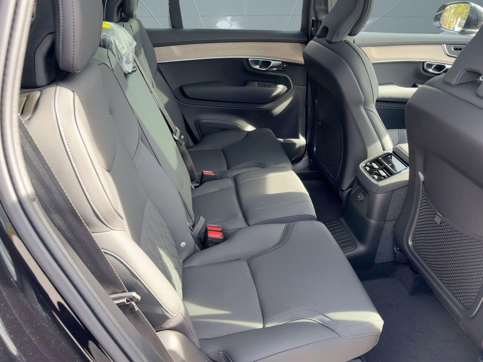 2026 Volvo XC90 Plus - Photo 29